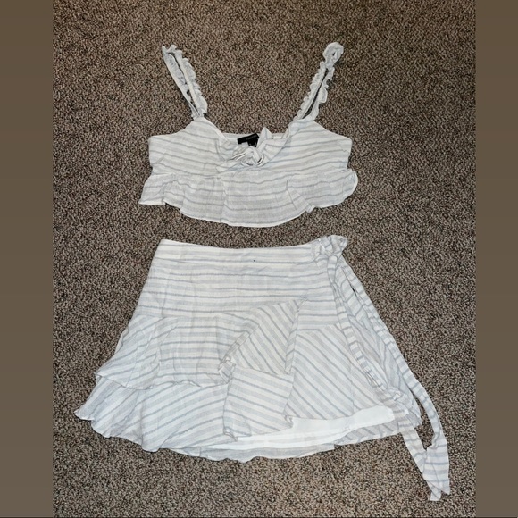 Striped Skirt And Crop Top Set - Picture 1 of 4